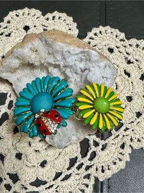 Fun Bright Turquoise & Yellow Daisy with a Ladybug Hinge Bracelet
